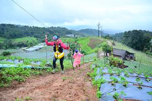 BIB: 1310
                            <button type="button" onclick="openModal(13378505)" class="btn btn-primary btn-sm float-right btn-popup" data-toggle="modal" data-target=".modal-high-quality">
                        <i class="fas fa-shopping-cart"></i> Add to Cart
                    </button>
                                            <button type="button" onclick="isThisMe(13378505, true)" class="btn btn-success btn-sm float-right btn-popup btn-isme hidden" data-toggle="tooltip" data-placement="bottom" title="นี่คือรูปของคุณใช่ไหม คลิกที่นี่เพื่อเอาเข้าอัลบั้ม">
                        <i class="fas fa-plus"></i> Add to album
                    </button>
                    <button type="button" onclick="isThisMe(13378505, false)" class="btn btn-warning btn-sm float-right btn-popup btn-isnotme hidden">
                        <i class="fas fa-ban"></i> Remove from album
                    </button>